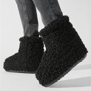 Moon Boot Icon Low Faux Curly - Black